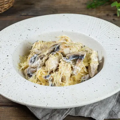 Паста с курицей и грибами